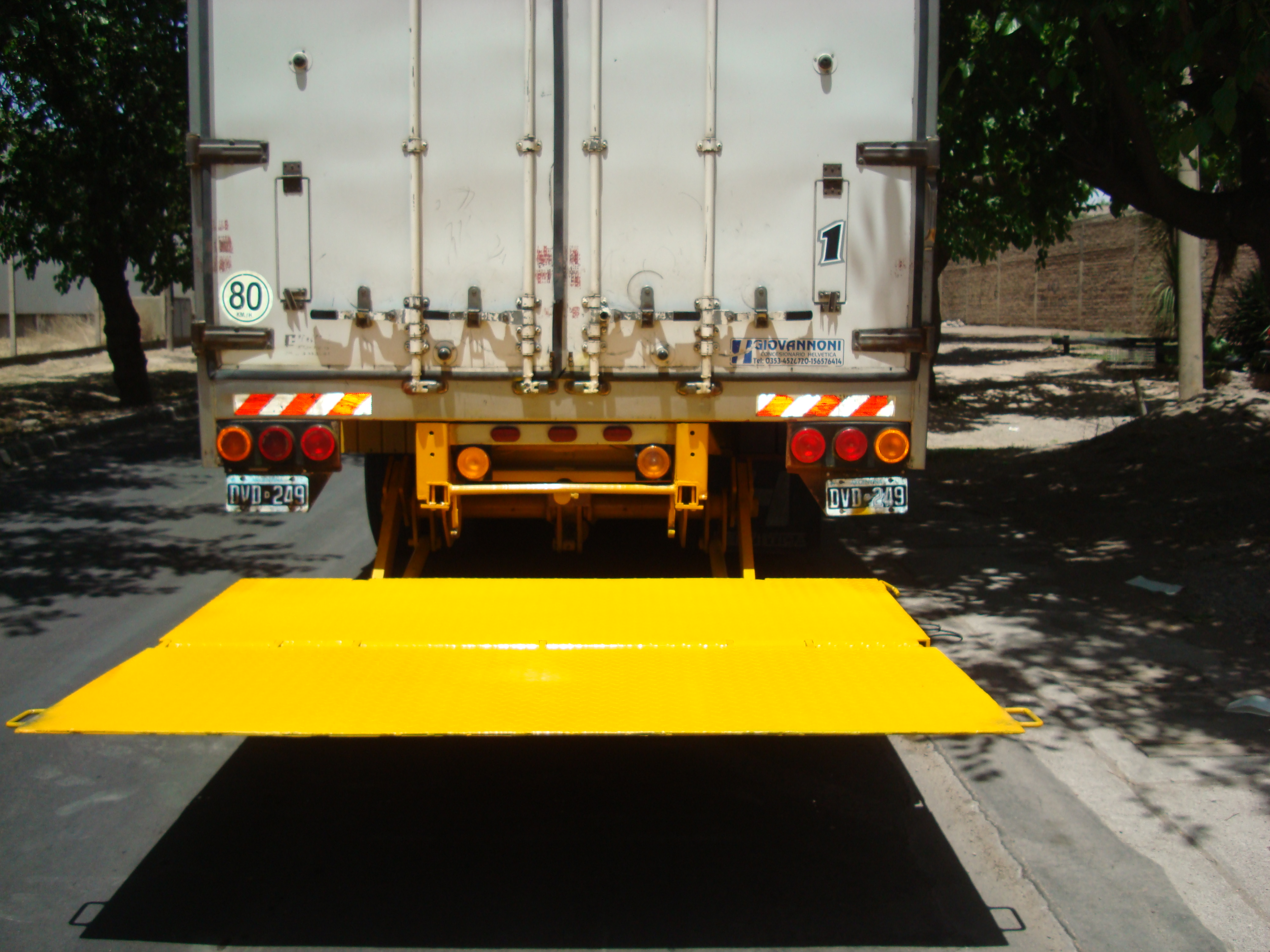 Plataforma Hidráulica Plegable Retráctil (1.500 - 2.000 kg)